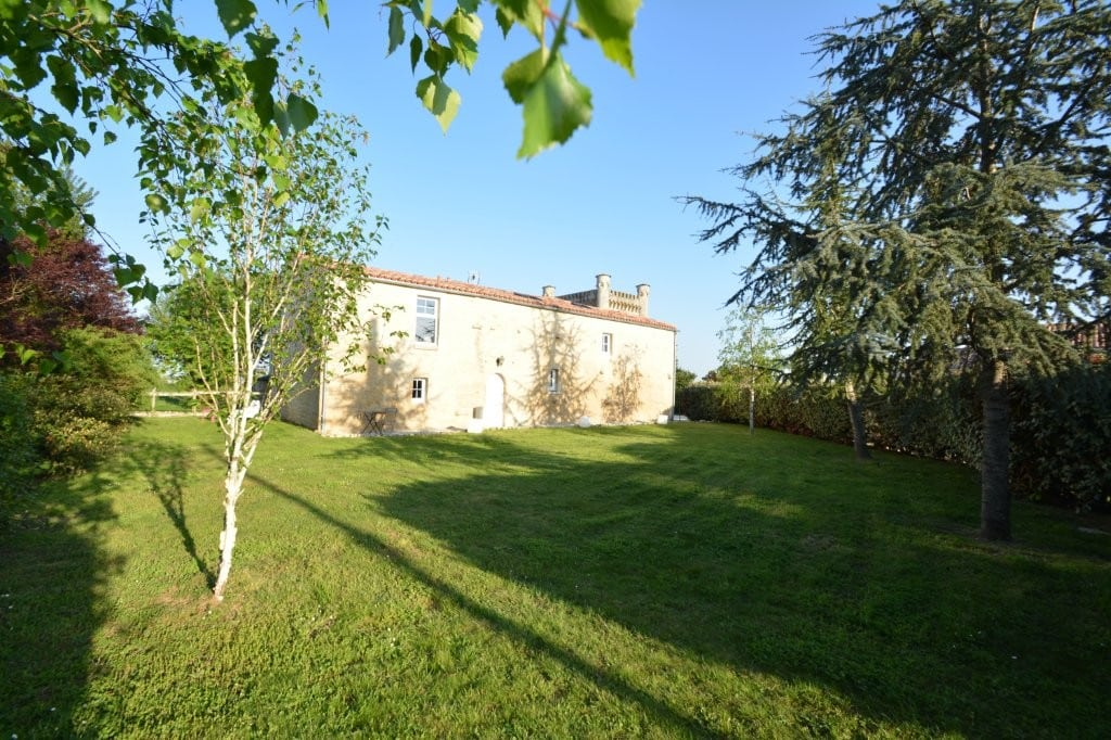 Devant Dépendance 6